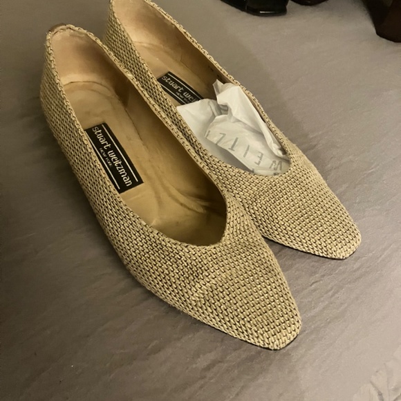 Stuart weitzman size 7 M linen/ gold woven - Picture 2 of 5
